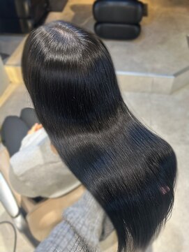 トリア(the tria) 【chika】透明感ブルーブラック