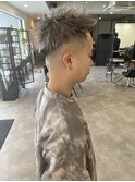 ホワイトハイライト×スキンフェード