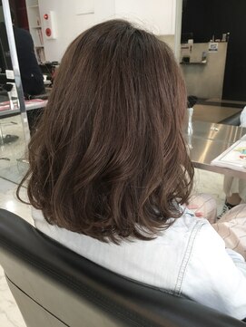 ディシェル(D'ciel) 《Ｄ'ciel工藤富生》動きのあるミディアム★スモーキーベージュ