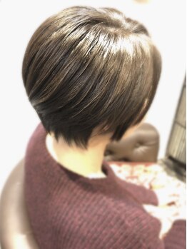 フリーダムデザイン(FreeDoM Design hair&nail)の写真/【代々木上原徒歩1分】ショートはフォルムが命!骨格や髪質を見極めてカットしていくから小顔hairが叶う!