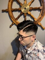 バーバー スタジオ ラフテル(Barber Studio RAFTEL)&nbsp;スキンフェード×パーマ×眼鏡