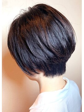 イノセンツ(Innocent'S) クールフェミニンショート/ハンサムショート/フェザーバング