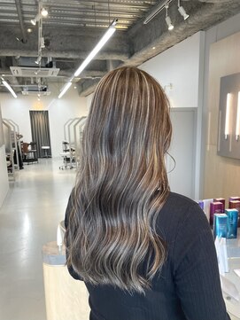 シダ(sida SAIIN) 【西村】20代30代立体感ハイライトダブルカラー