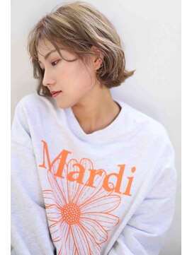 ウル(ulu) 外はねボブ　透明感カラー　白髪ぼかし　名東区　大人女性