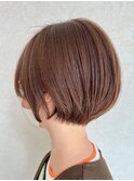 韓国丸みショートボブヘアミルクティーベージュカラーハイライト