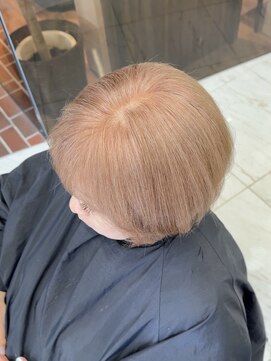 メイキンフィックス(makin Fix) 脱白髪染め　ベージュ　ボブ　白髪ぼかし