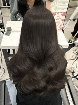 アマトウキョウ アユンチェ(AMA TOKYO×AYUNCHE) オリーブグレージュ  グレージュ  透明感カラー