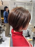暖色ブラウン×丸みショート