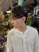 シキ(SHIKI)&nbsp;ハイライト　メンズハイライト　メッシュ　センターパート