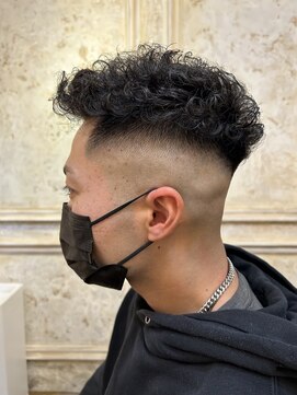 リリー 鷺沼店(RILLY) 〈キシタクヘアー〉スキンフェード×パーマ
