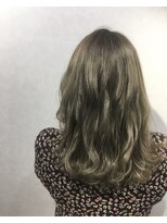 ラウレア(Laule'a)&nbsp;Ｒブリーチで創るプラチナベージュ ラウレア新福島