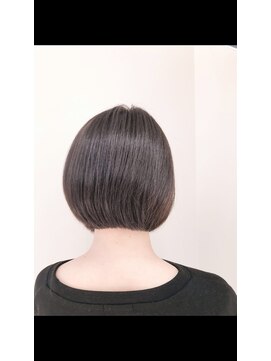 ビーブラッシュ(B.Brush) 首元スッキリボブ