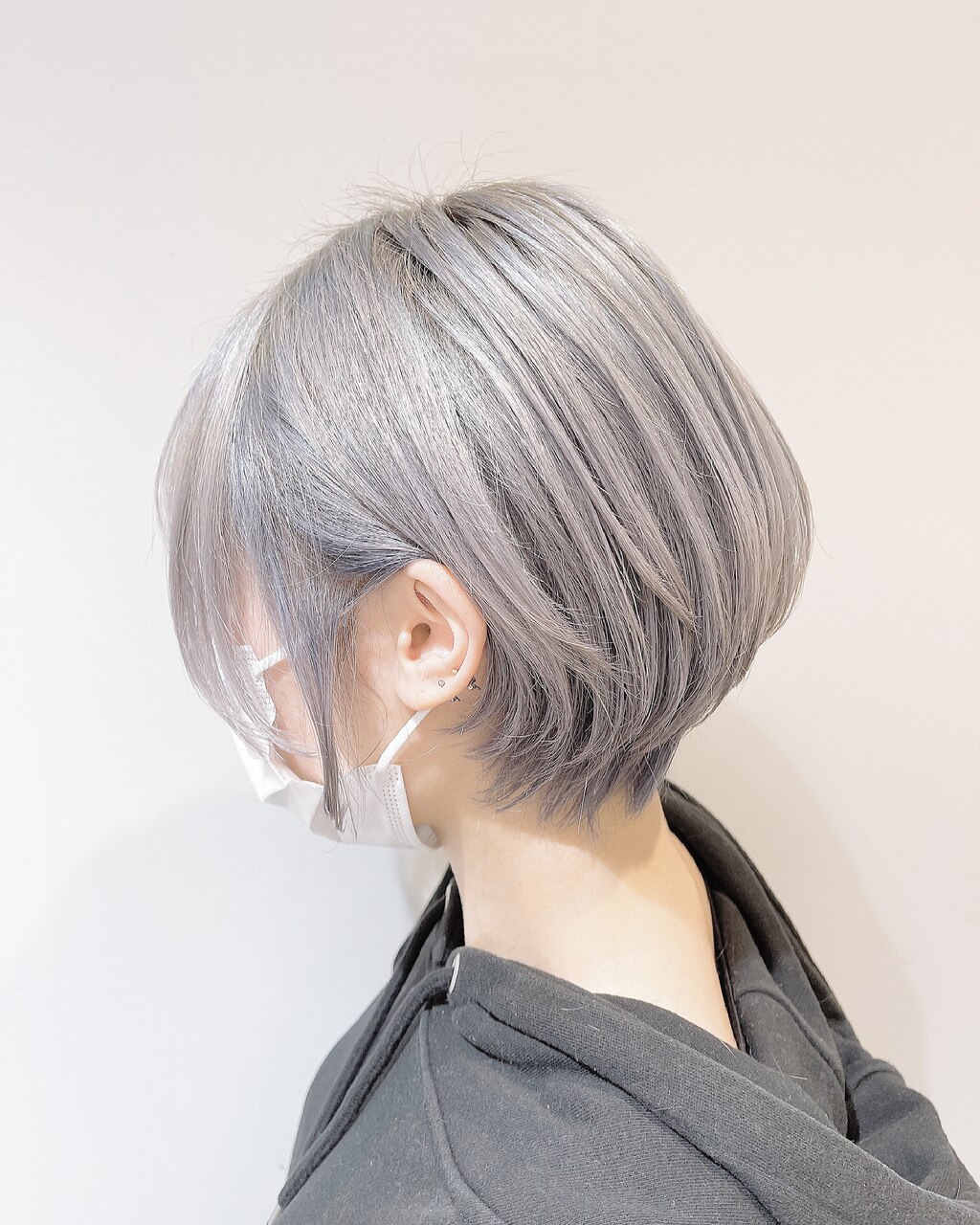 ブルーシルバー／耳掛けハンサム／ショートボブ：L110129620｜ラ