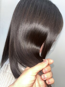 レオ 幸手(Leo) 20代30代40代ストレートアッシュベージュ髪質改善艶感カラー