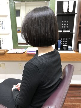 プラッキー(PLUCKY) 切りっぱなしボブ