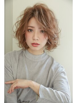 ローレン(LOREM) ボブ/ハイトーン/ふんわりショートボブ/大人ガーリー/フェミニン