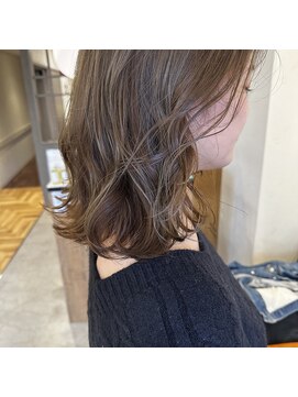 アルマヘアー(Alma hair by murasaki) ◎ミディアムスタイルのアッシュベージュ◎