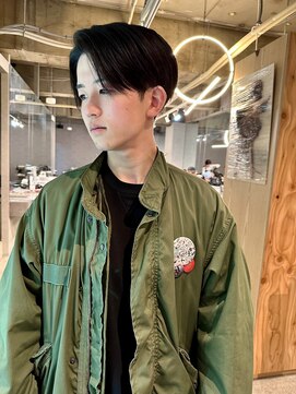 イトシテ メンズサイドパート　【鎌田　隆雅】