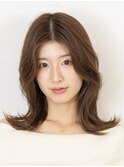 ナチュラルフェミニン×くびれヘア×ミディアムレイヤー