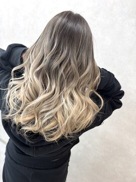 エフ(efu.) ペールベージュグラデーション×TOKIO