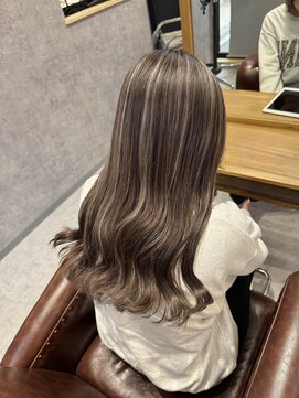 ミミ(mimi) グレージュハイライトカラー