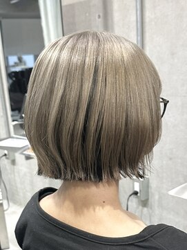 ルイ(ROUIS produced by LUCK 津田沼) ROUIS 津田沼 ボブミルクティーベージュ/アンブレラカラー