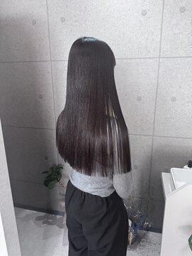 ウニュ(unu.) 縮毛矯正、髪質改善トリートメント、ロングヘア