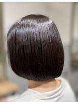 アンジー(Angee)&nbsp;上品なグレイジュカラーでツヤと透明感のある仕上がりに