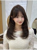 韓国風くびれミディアムレイヤー