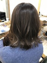 ルアン(Luan)&nbsp;グレージュ × 外ハネ