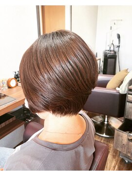 ハチニイニ(822) ショートボブ