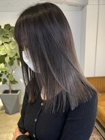 メリー オオサカ(Merly Osaka)&nbsp;主張しすぎない絶妙なバレイヤージュ_中明度グレージュ_