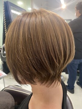 ヘアーアンドアート ルミナ(HAIR&ART LUMINA) 【佐々木】ショートボブ