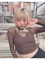 バイオレット 表参道店(Violet)&nbsp;ウルフレイヤーワイドバングホワイトブリーチくびれ外ハネ
