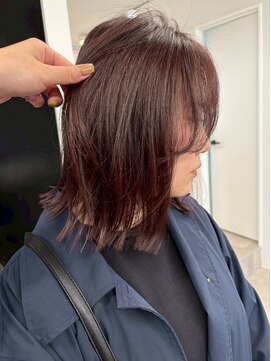 ミュラ(mulah) ボルドーカラーチェリーレッド＊外ハネミディアム暖色カラー