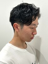 ヒュイル バイ ニアウ(Hwyl by Niau) メンズマッシュセンターパートスパイラルパーマニュアンスパーマ