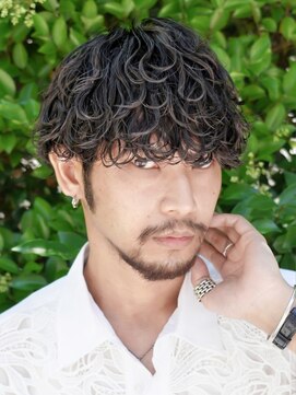 バイフィフス 原宿/表参道(by fifth) 韓国風センターパートウルフマッシュ波巻きスパイラルパーマ黒髪