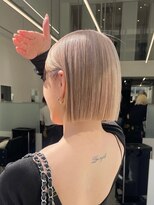 ニトバイアンキシム(nit by ahnkism)&nbsp;ボブミルクティーベージュブリーチダブルカラー堀江