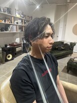 シラス(SiLasu)&nbsp;フェイスフレーミング×波巻きパーマ×センターパート 宇都宮