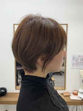 ファーストステップ 表参道(FIRST STEP) 小顔見せミニボブ切りっぱなしボブくびれボブ前髪あり外はね丸み