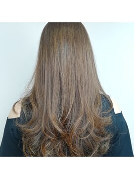 チュラック(Chulack) 【CHULUCK】グレージュ/艶カラー/ロング/カール