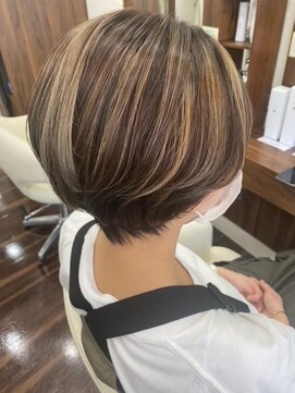 デザイアー 下高井戸店(desire) ショートスタイル×ハイライトカラー