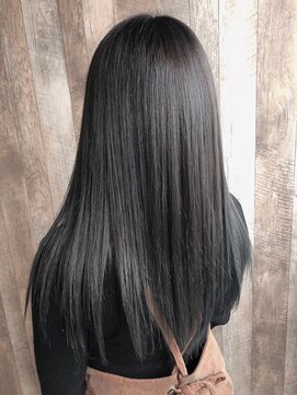 アルム(hair salon Alum) 『 バレイヤージュ×暗髪ツヤカラー　透明感グレー 』