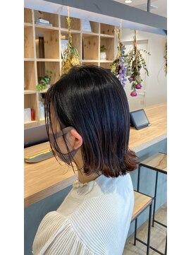 フィッカ(FIKKA) 切りっぱなしボブ【艶　抜け感】