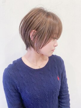 ベル(VELU) くびれショート　シフォンベージュ　くすみカラー