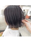 外ハネボブ 透明感カラー グレージュ 艶ボブ