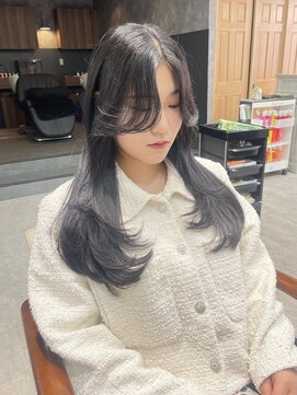 フォンド 津田沼(fond.) 黒髪/グレーベージュ/レイヤーロング/前髪パーマ/津田沼