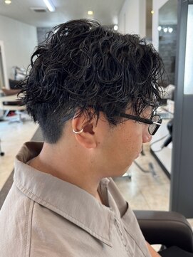 ヘアーアンドビューティーガーデン(HAIR AND BEAUTY GARDEN) 栃木メンズゆるめ波巻きパーマシャドウパーマセンターパートヘア