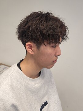 ニアウ 伊勢崎連取店(Niau) 刈り上げショートアップバング縦落ちツイストスパイラルパーマ