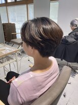 ネオリーブウリ 二子玉川店(Neolive uri)&nbsp;イメチェンホワイトブロンド外ハネボブ美髪ワイドバング